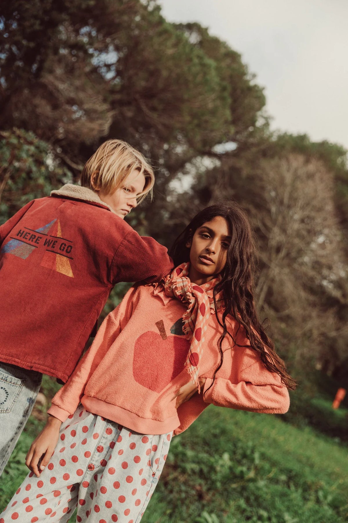SWEATSHIRT W/ COLLAR PINK W/ APPLE PRINT | سترة رياضية