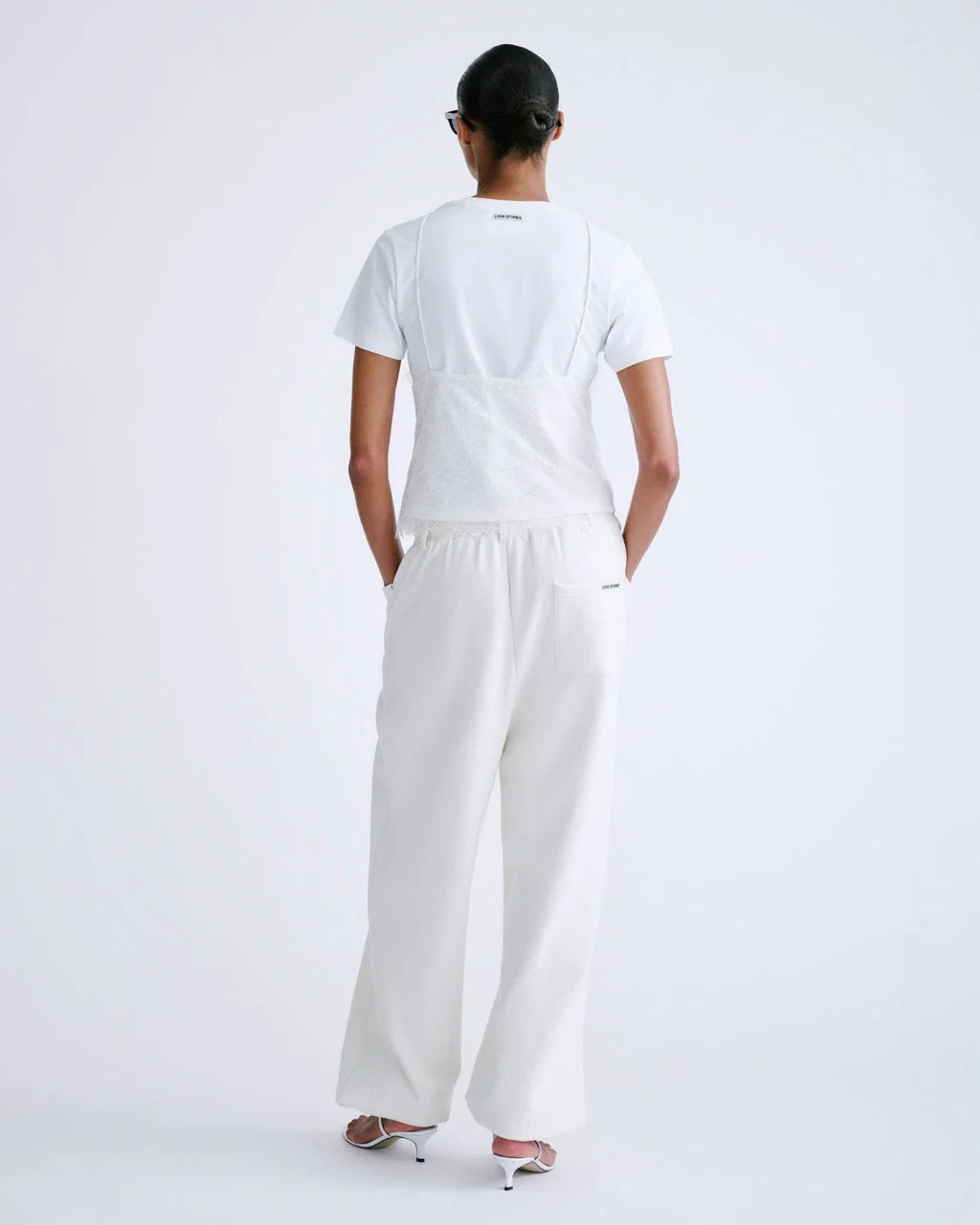 JENN LOOSE FIT T-SHIRT WHITE | بلوزة JENN