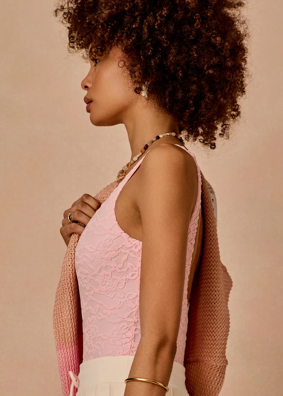 POINTE LACE SCOOP BODYSUIT | بلوزة ضيقة POINTE LACE