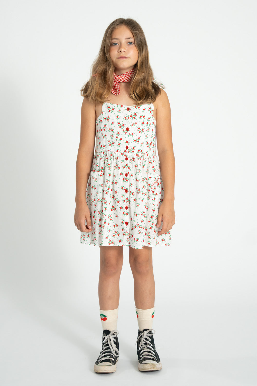 https://cdn.shopify.com/s/files/1/0279/9075/3355/files/Piupiuchick_Lookbook_SS26-006.jpg?v=1768359982