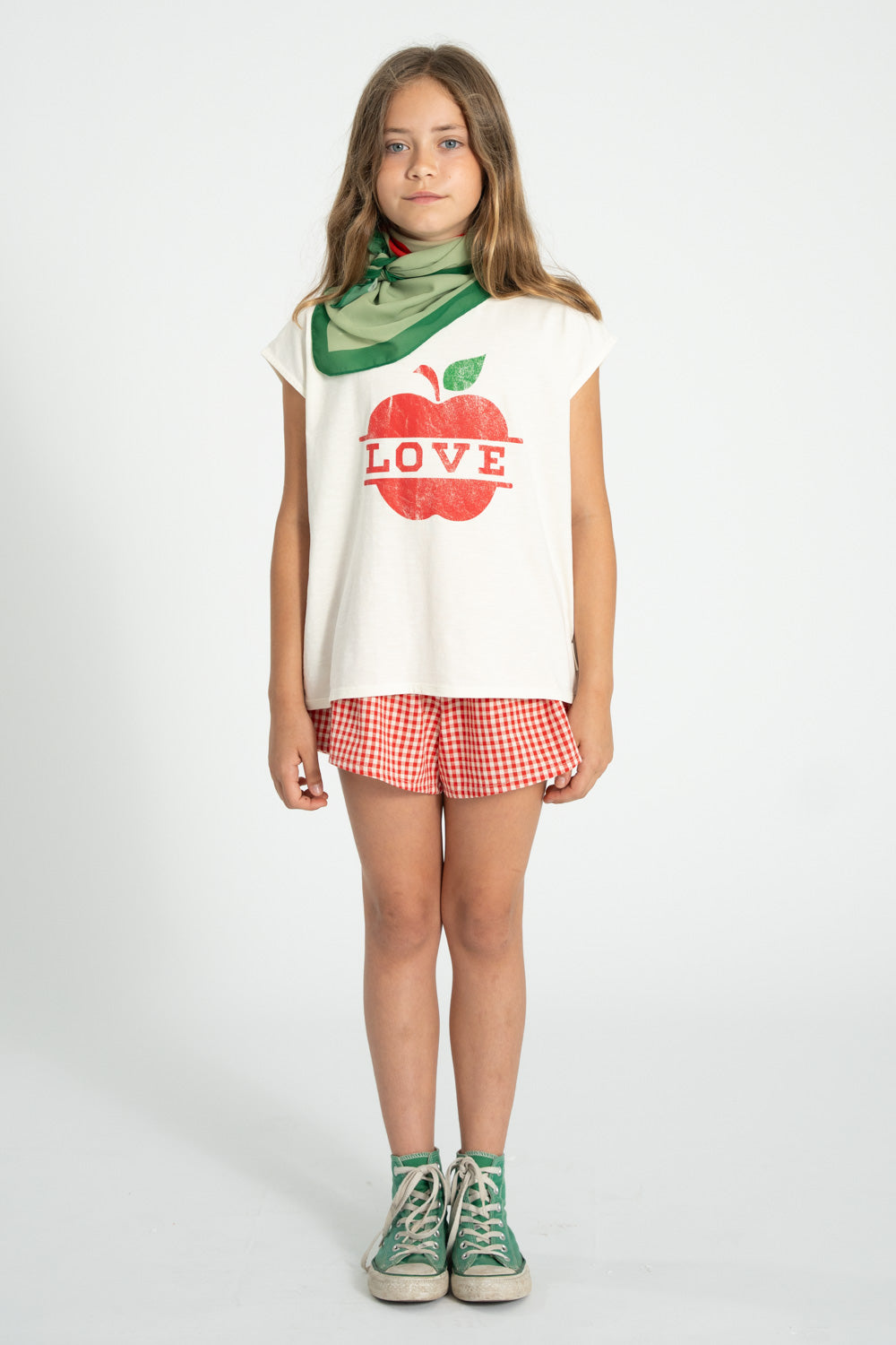 https://cdn.shopify.com/s/files/1/0279/9075/3355/files/Piupiuchick_Lookbook_SS26-036.jpg?v=1764847527