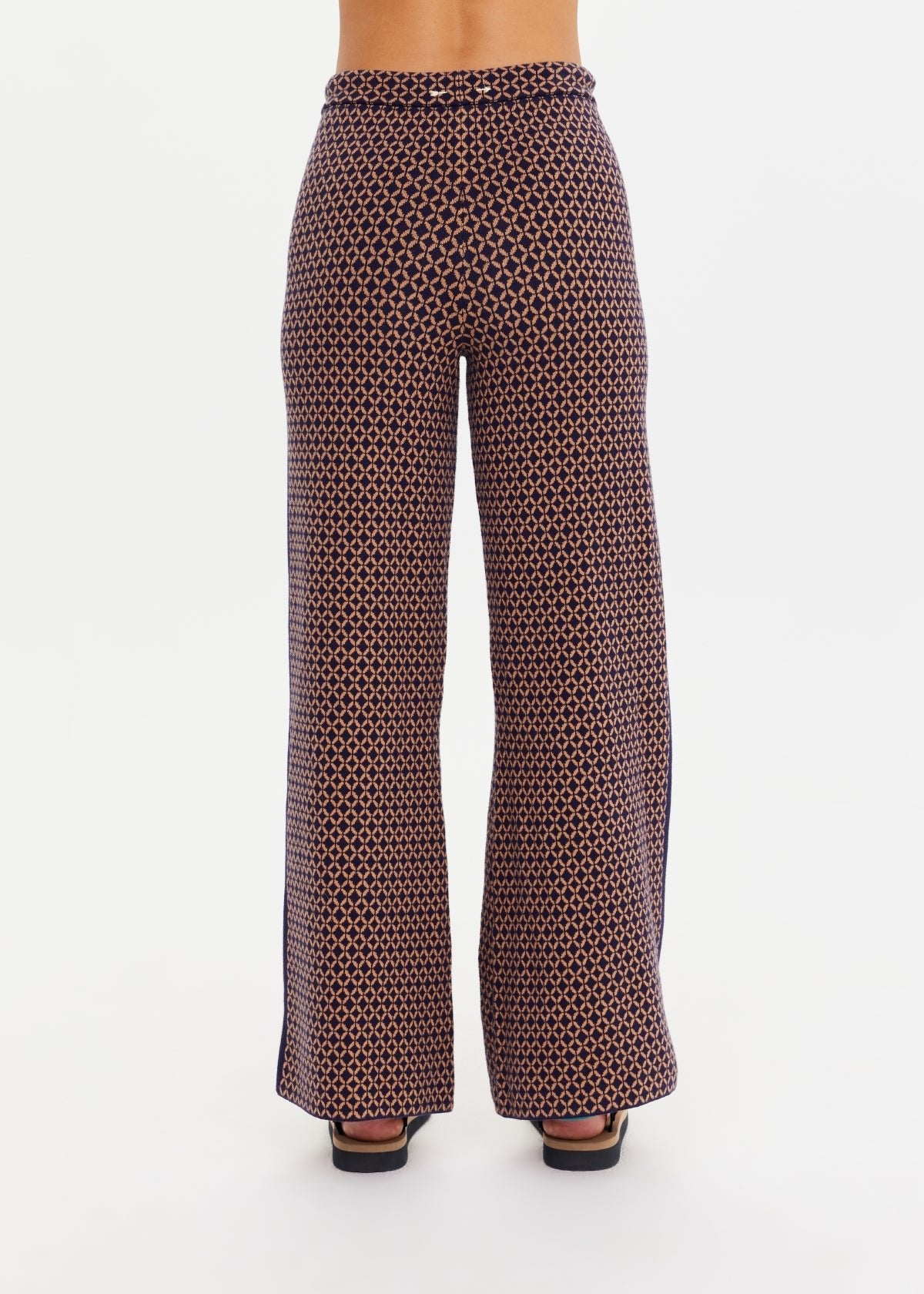 Crossroad Juniper Knit trouser| سروال Crossroad - Maison Clad