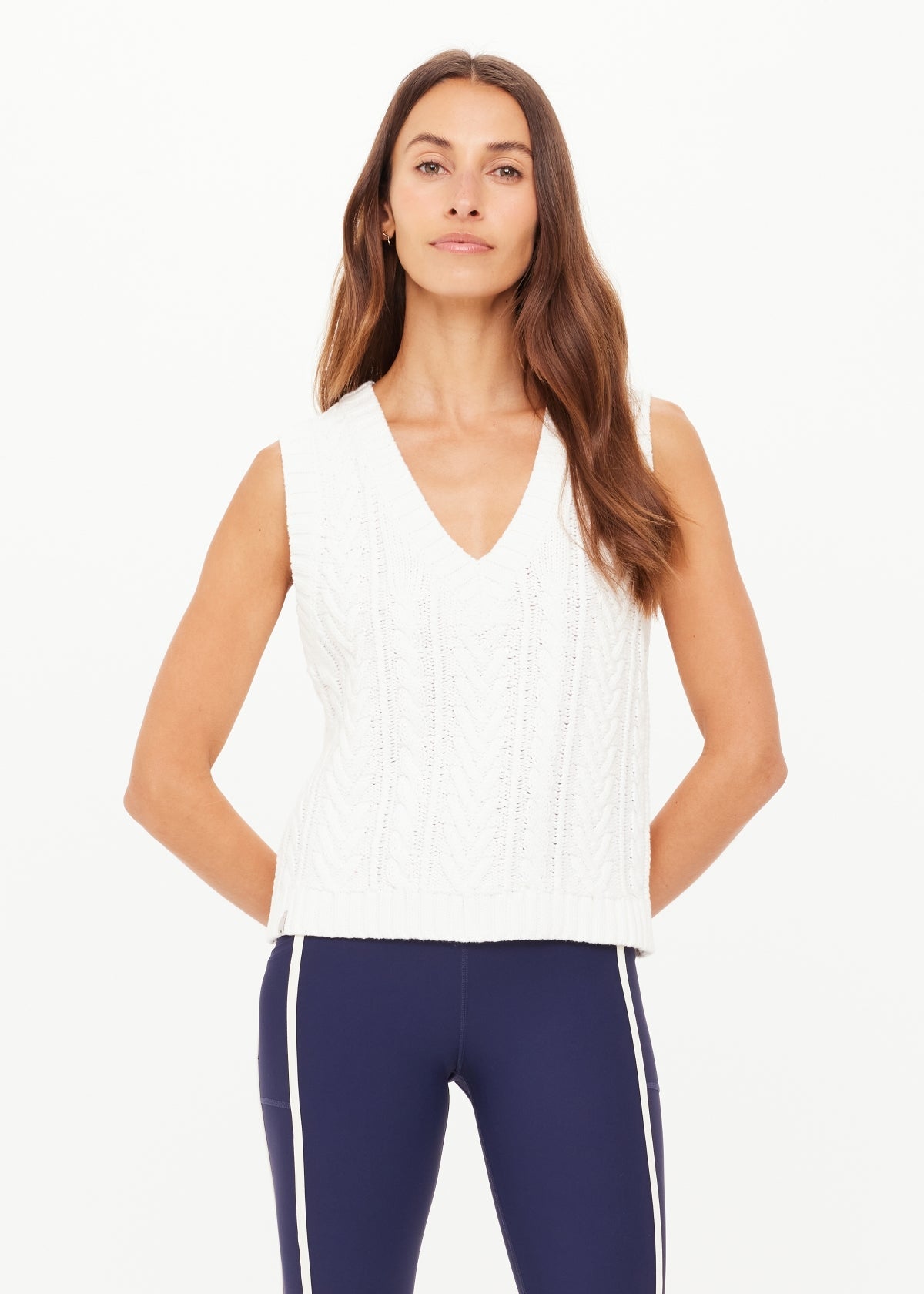 ESPADA HERMINA KNIT VEST بلوزة Hespada Hermina - Maison Clad