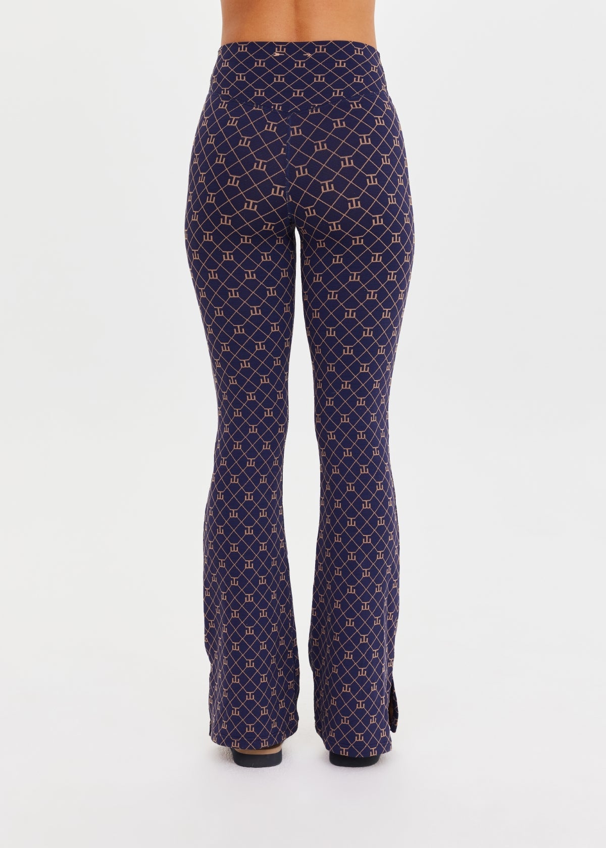 EZRA FLORENCE FLARE LEGGING| سروال ضيق EZRA - Maison Clad