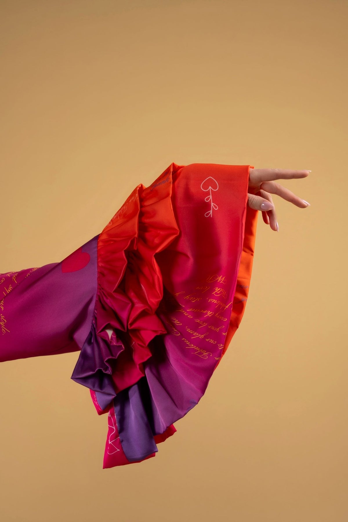 Shirt Castagnette 3 Ruffles Love Letter| بلوزة نسائية Castagnette 3 Ruffles Love Letter - Maison Clad