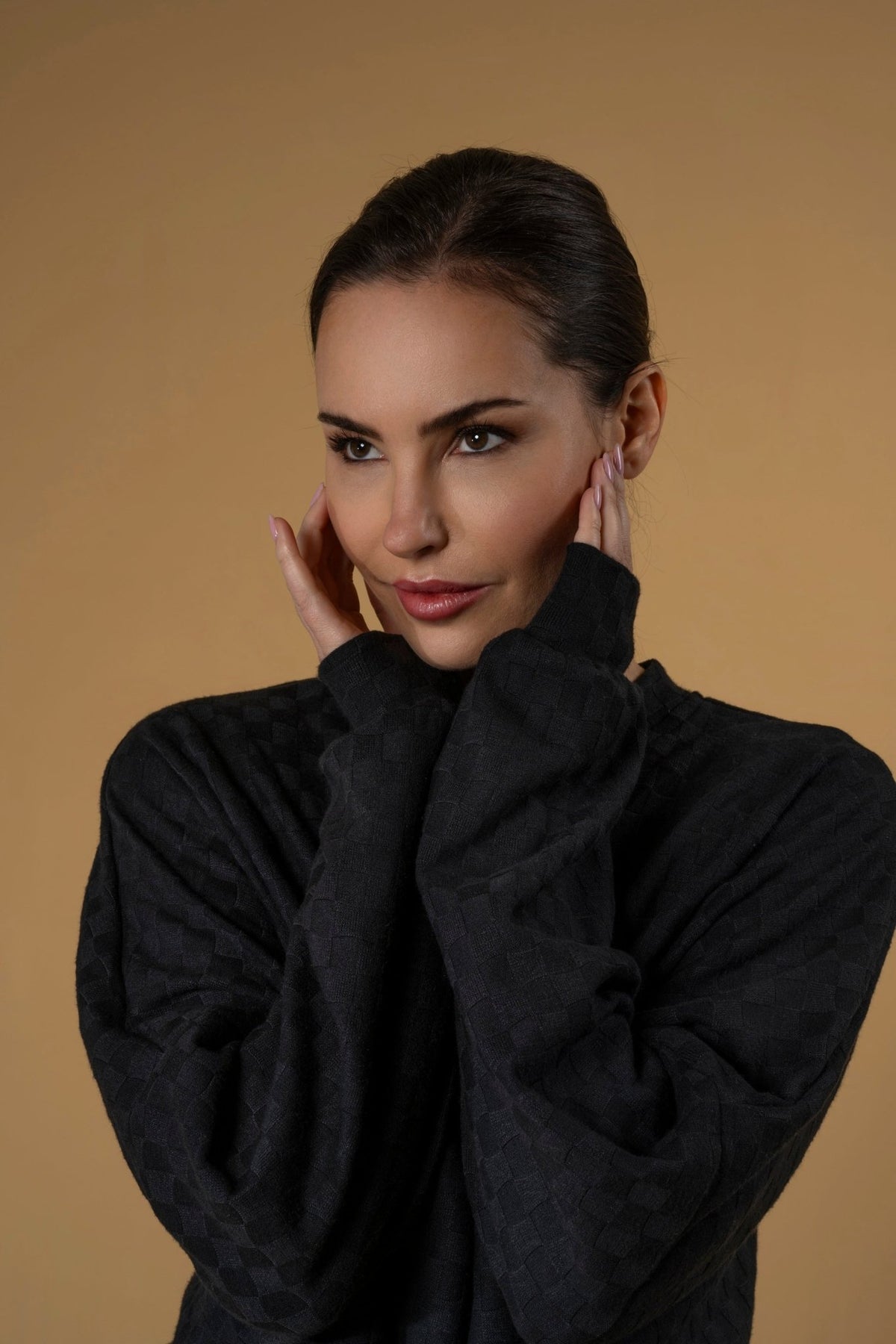 Sweater Switch Black| بلوزة نسائية Sweater Switch Black - Maison Clad