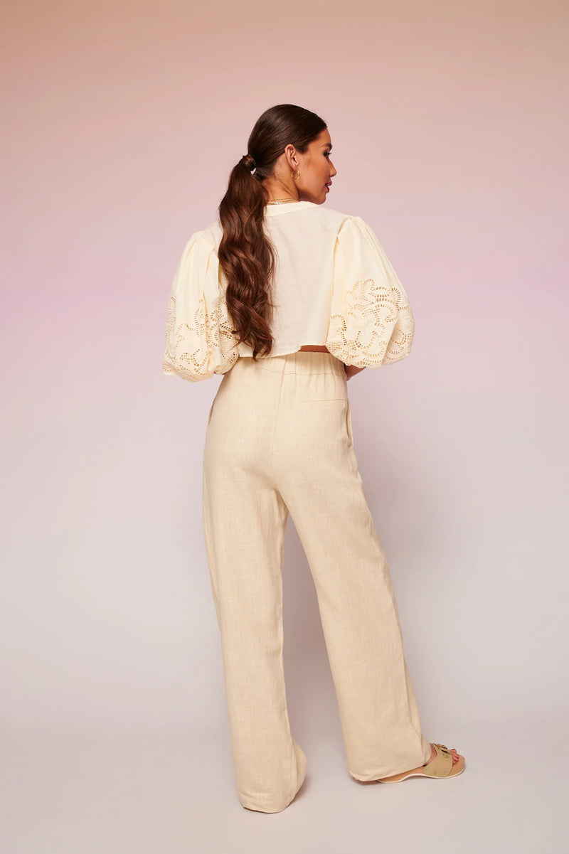 Rea Shirt Ivory | بلوزة نسائية