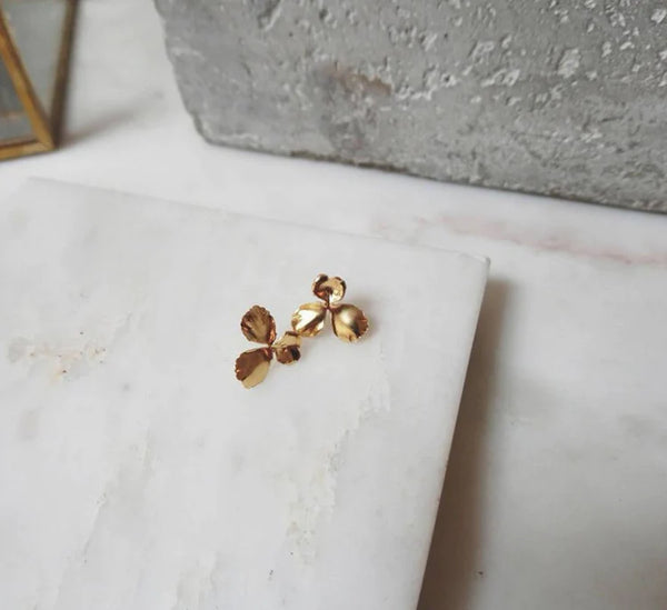 Pensee Small Earrings Gold | حلق نسائي