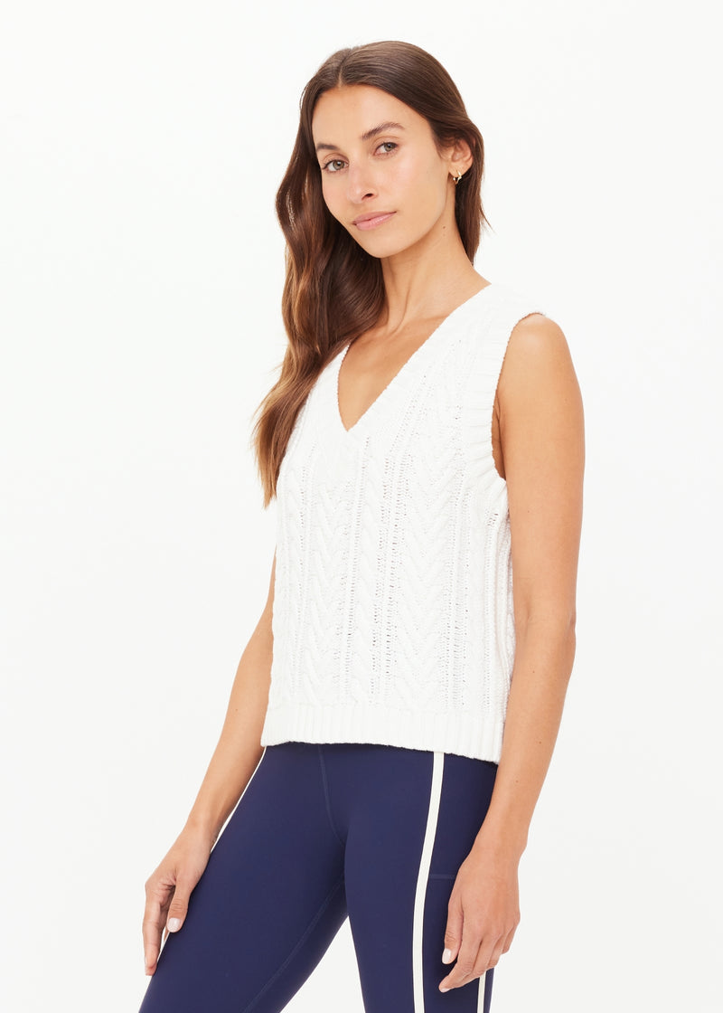 Women's Espada Hermina Creme Organic Cotton Chunky Cable Knit V-Neck Vest