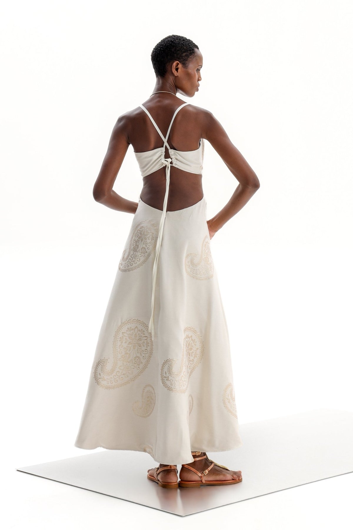 Cut Out Delos Gold Off White Althea| فستان نسائي - Maison Clad