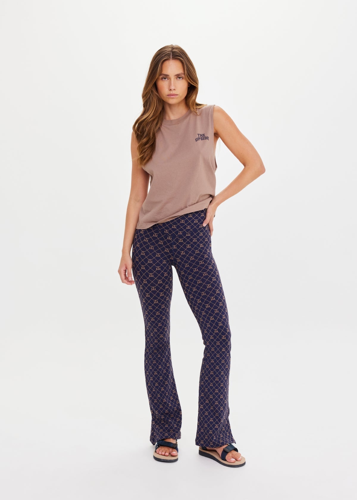 EZRA FLORENCE FLARE LEGGING| سروال ضيق EZRA - Maison Clad