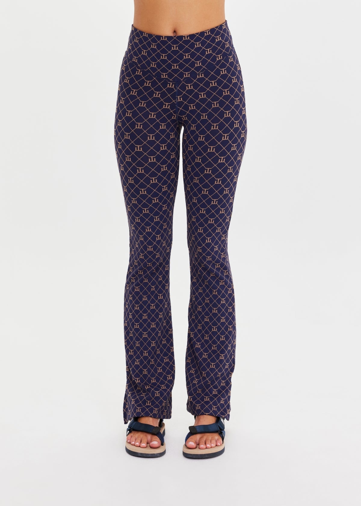 EZRA FLORENCE FLARE LEGGING| سروال ضيق EZRA - Maison Clad