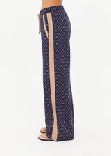 EZRA NOVA FLARE PANT| سروال EZRA NOVA FLARE PANT - Maison Clad