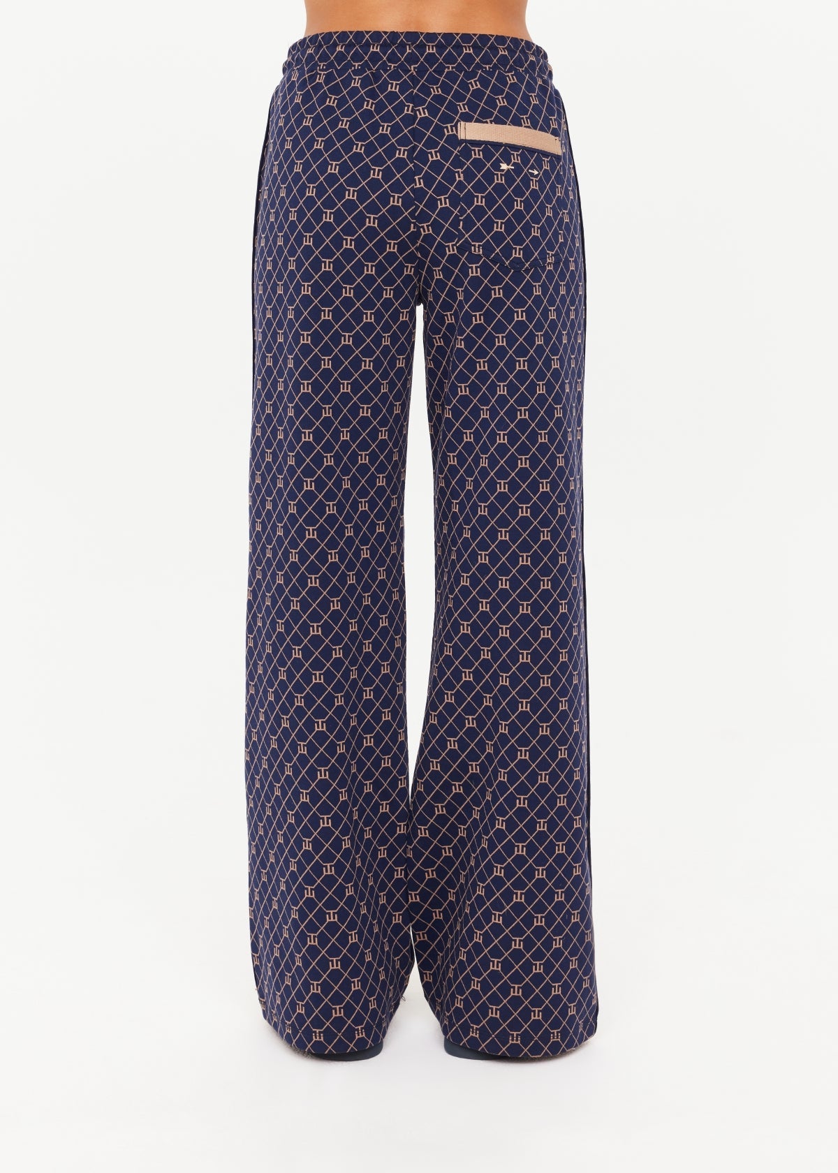 EZRA NOVA FLARE PANT| سروال EZRA NOVA FLARE PANT - Maison Clad