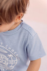 Kids' T-Shirt Carnet de Voyage - Blue | تي شيرت - Maison Clad