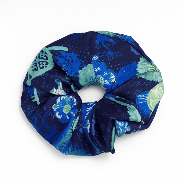 Scrunchies WhiteHello in our prints - Jouy Navy| ربطة عنق - Maison Clad