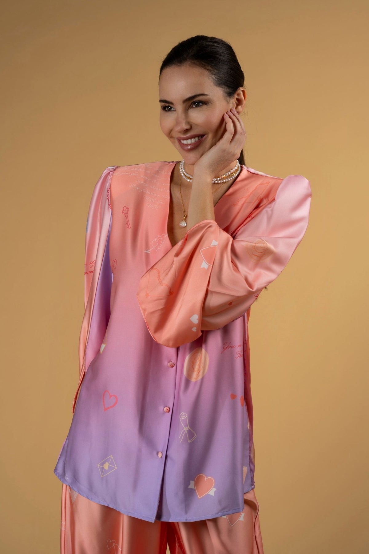 Shirt Curtia Love Letter Gradient | بلوزة نسائية Curtia Love Letter - Maison Clad