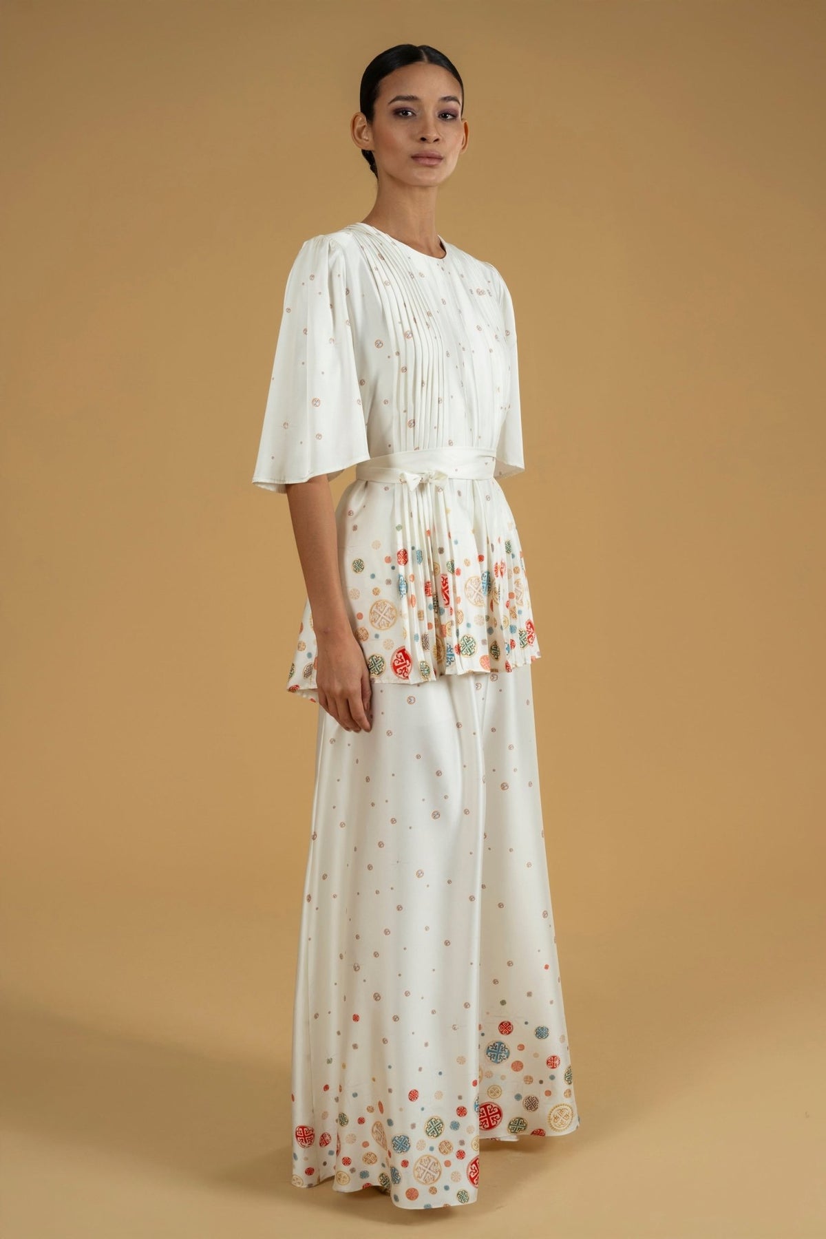 Skirt Arty Lace Off White | تنورة Arty Lace - Maison Clad