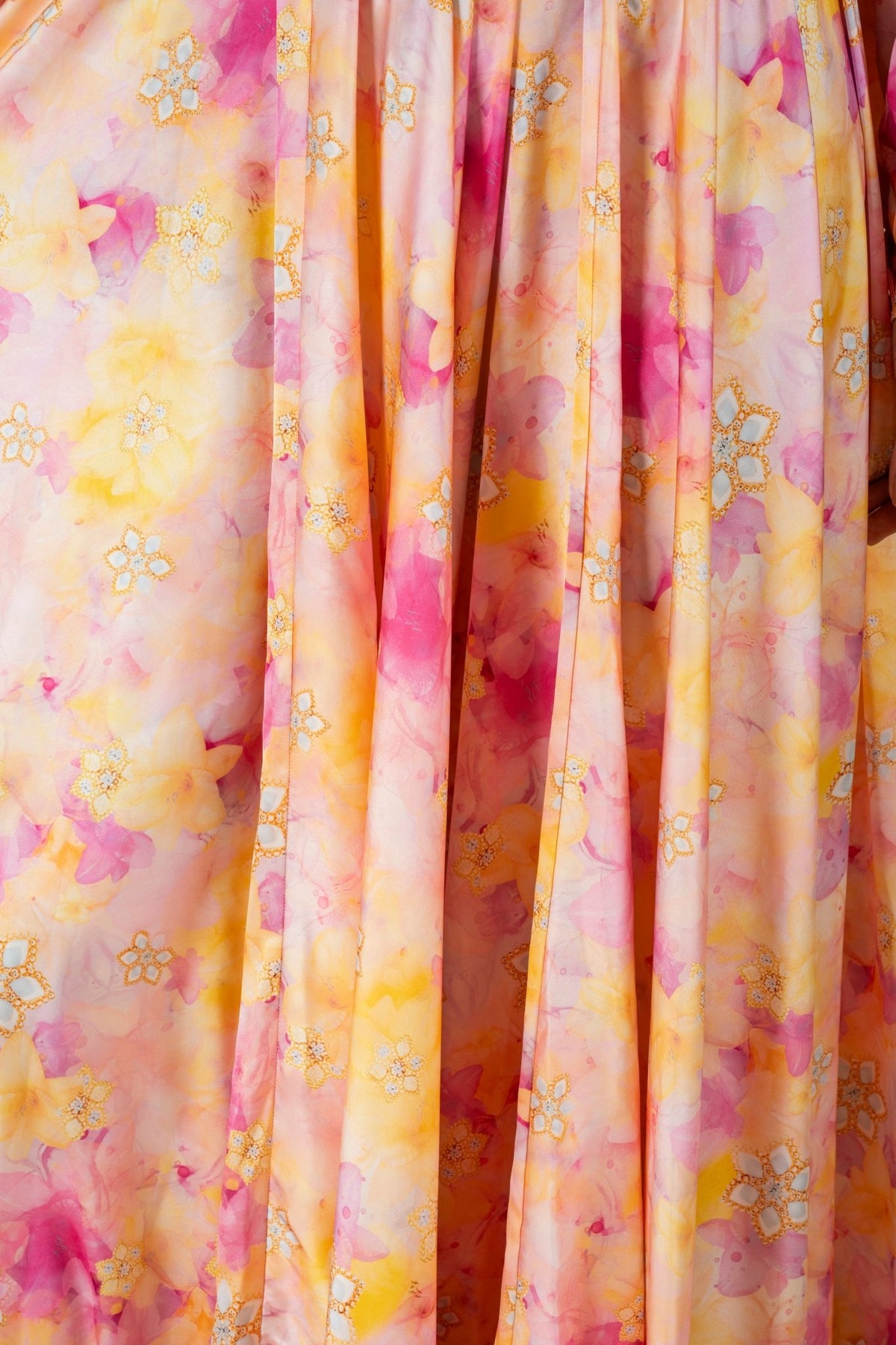 Skirt Karl Stella D'Oro | تنورة Karl - Maison Clad