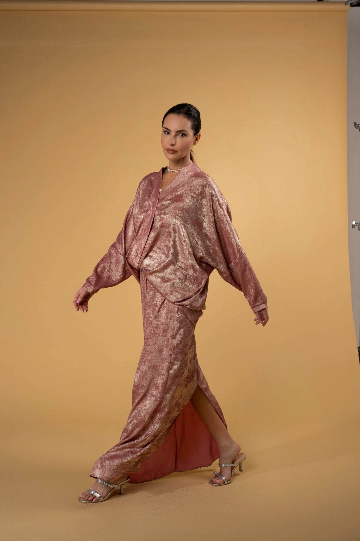 Skirt Slitty Shimmers Pink | تنورة Slitty Shimmers - Maison Clad