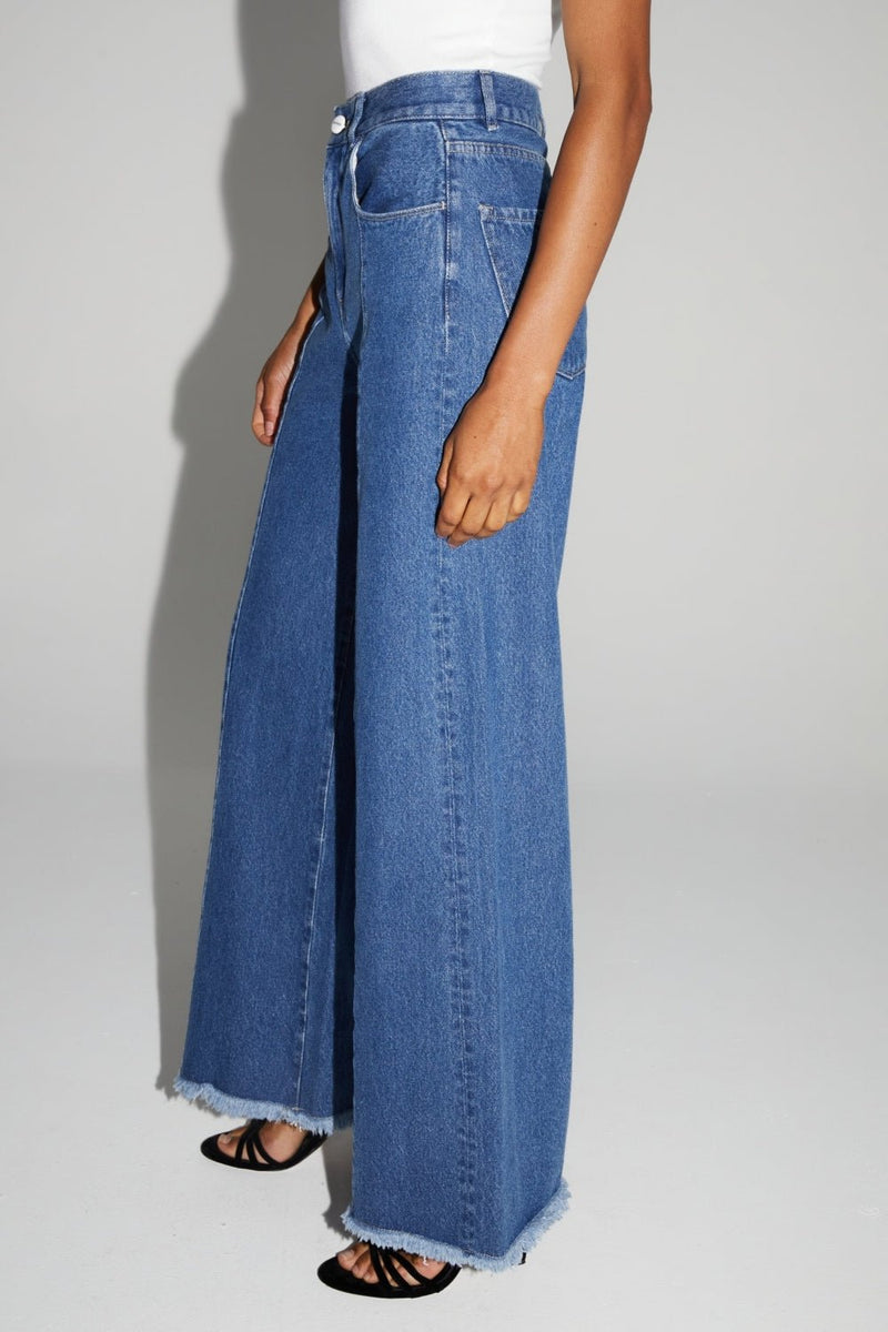 Trouser Denim Swiggy Palazzo Medium Blue |سروال Denim Palazzo Medium Blue - Maison Clad