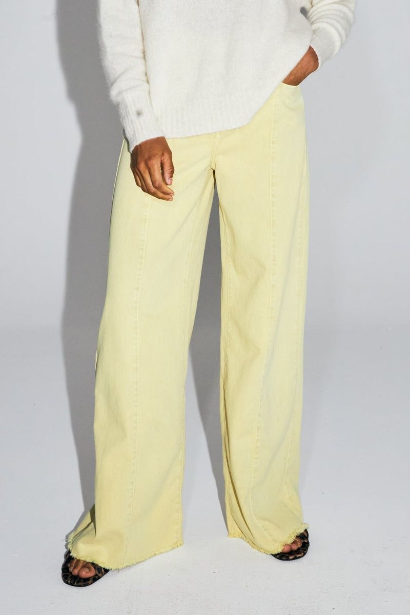 Trouser Denim Swiggy Palazzo Yellow |سروال Denim Palazzo Yellow - Maison Clad
