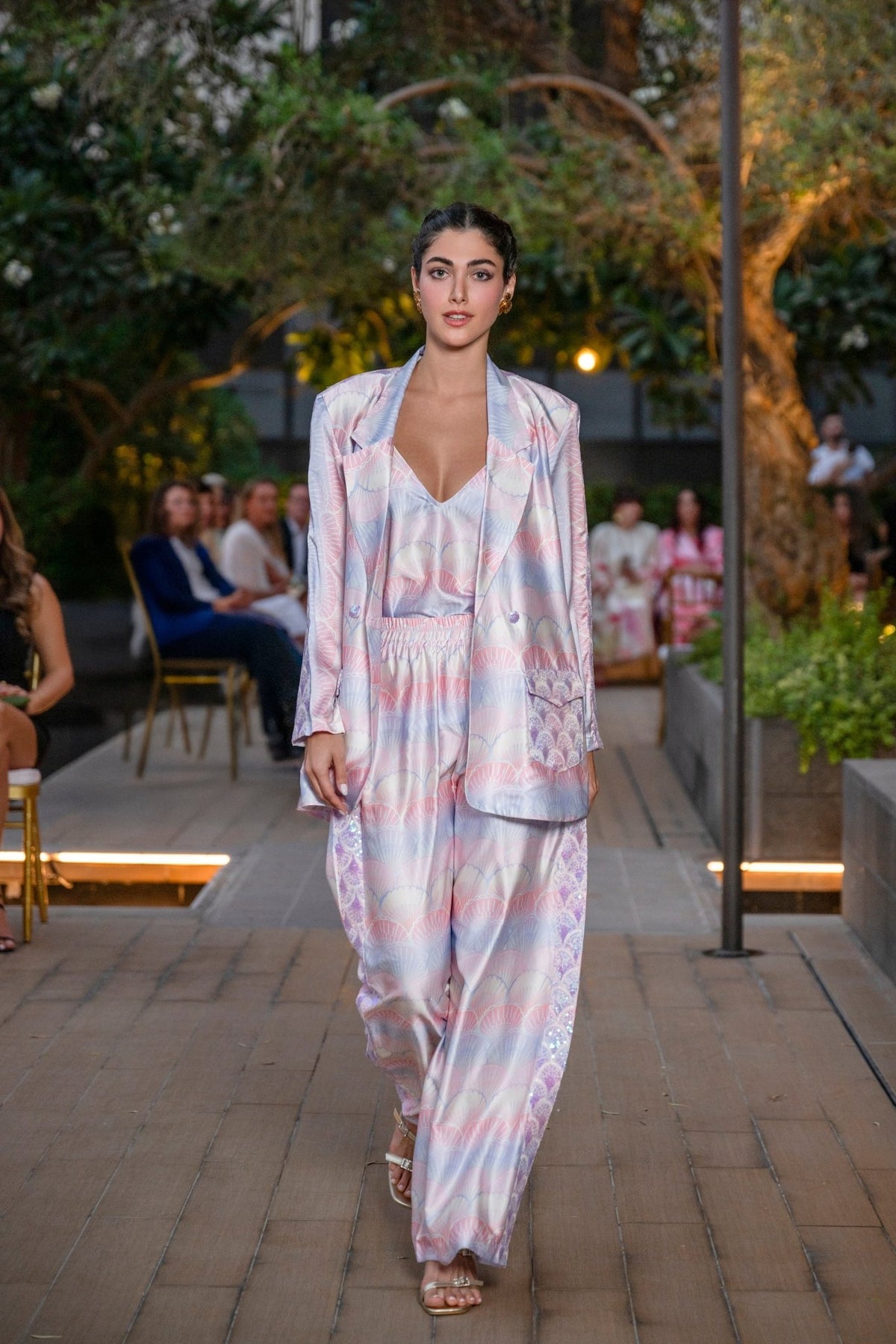 V Top Cancer |بلوزة Top V - Maison Clad