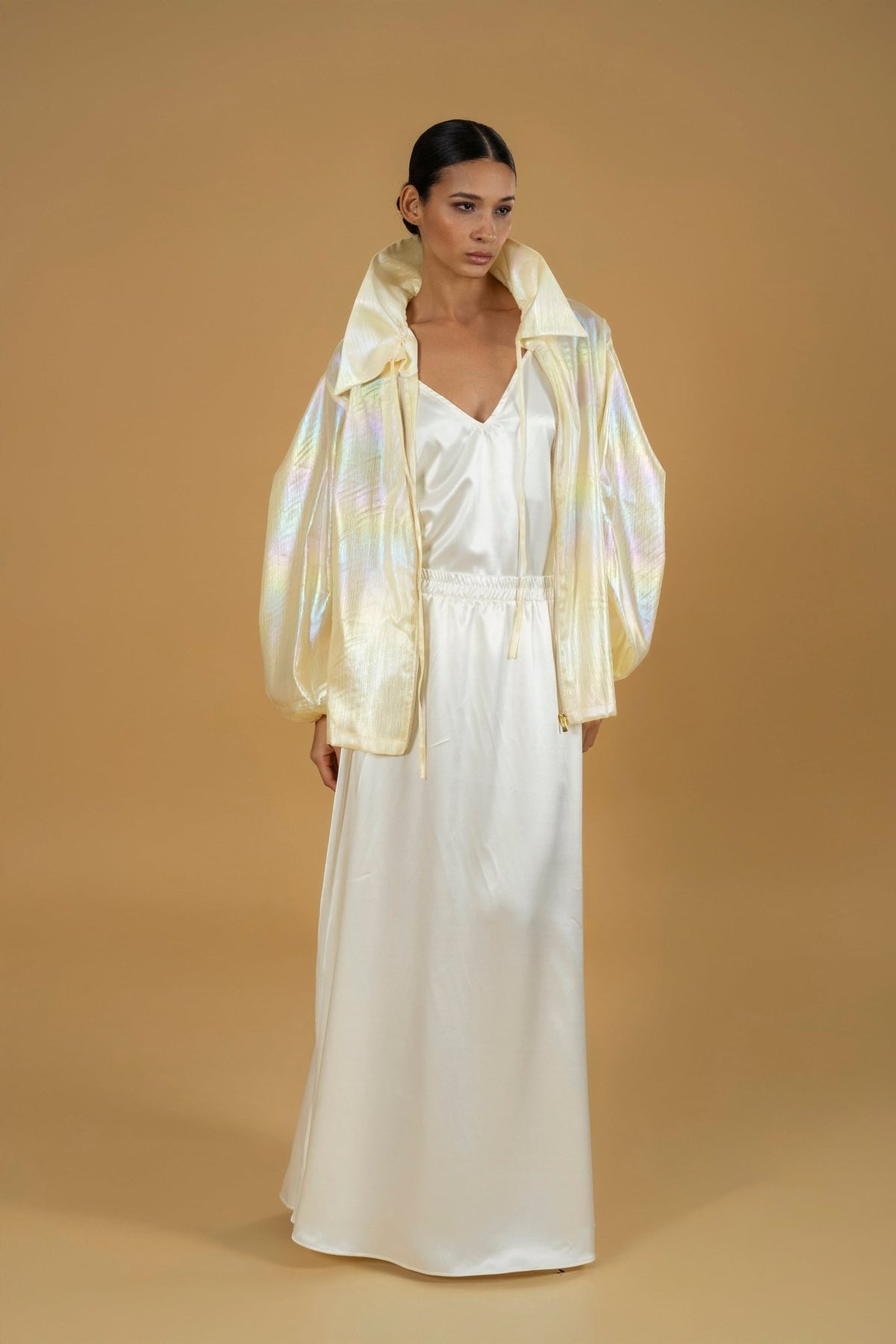 V Top Off White |بلوزة Top V - Maison Clad