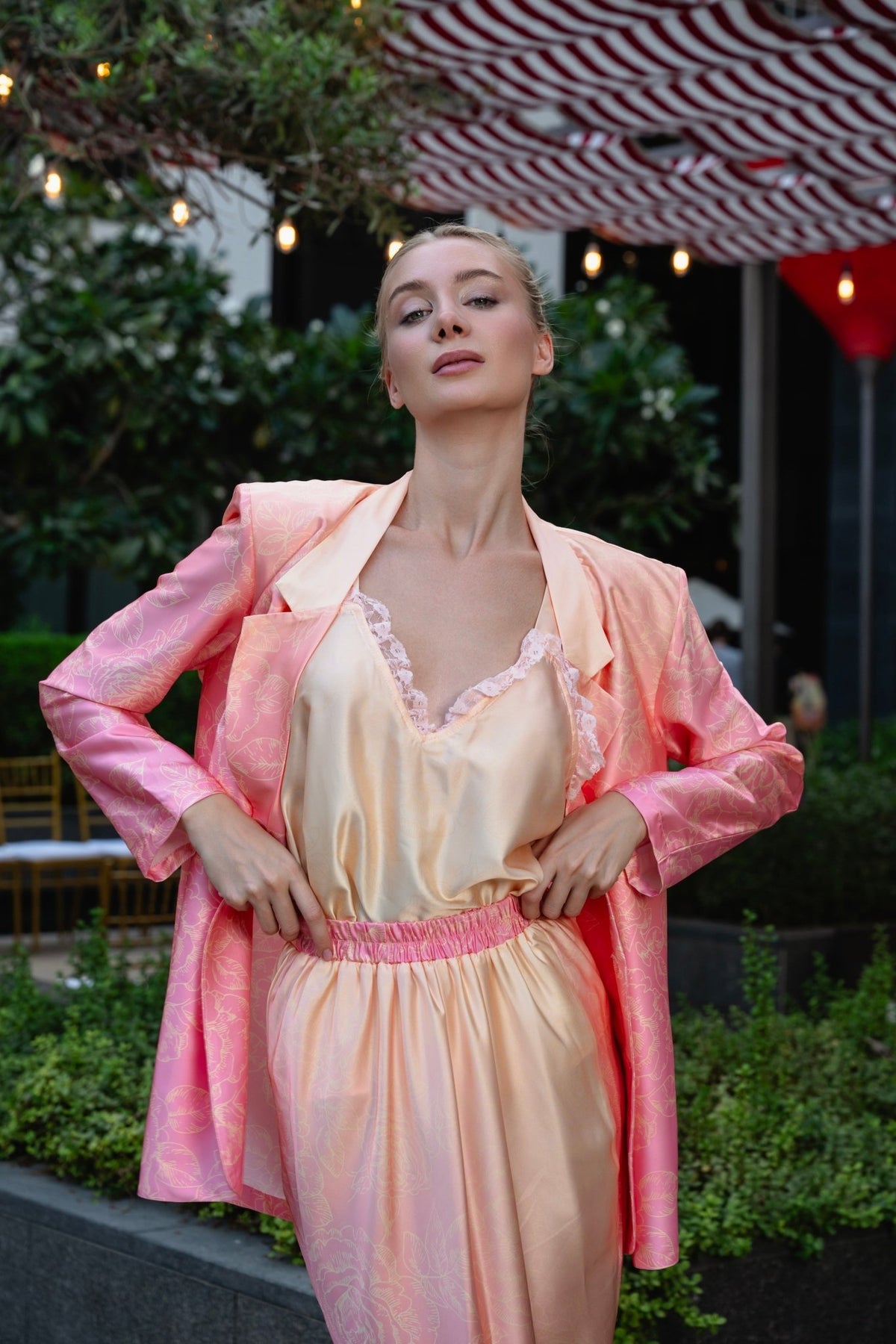 V Top Roses Gradient Lace |بلوزة Top V - Maison Clad